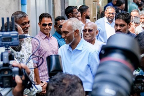 މައްޗަންގޮޅި މެދު ދާއިރާގައި ކޮންގްރެސް ޕާޓީން ކުރިއަށްގެންދިޔަ "ދޮރުން ދޮރަށް" ހަރަކާތުގެ ތެރެއިން