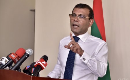 ނަޝީދު ސިޔާސީ ކަންކަމާ ފެއަށް ވަޑައިގަންނަވަނީ