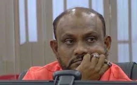 އައްމަޓީގެ ޕާސްޕޯޓް ހިފަހައްޓައިފި