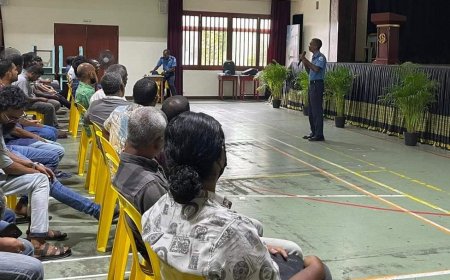 ޓެކްސީ ޑްރައިވަރުން ތަމްރީނުކުރުމުގެ ޕްރޮގްރާމެއް ހިންގައިފި