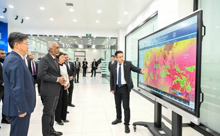 ރައީސް ޗައިނާގެ ނޭޝަނަލް ސެޓެލައިޓް މީޓިއޮރޮލޮޖިކަލް ސެންޓަރަށް ޒިޔާރަތްކުރައްވައިފި