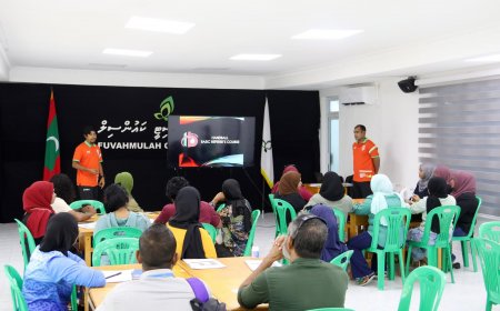 ހޭންޑް ބޯޅަ ރެފްރީ ކޯހެއް ފުވައްމުލަކުގައި ފަށައިފި