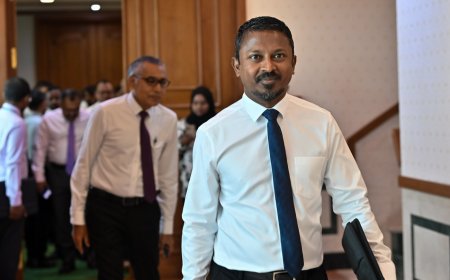 ރައީސް އަޒުލުކުރުމާ ގުޅޭ މައްސަލަ ސުޕްރީމް ކޯޓަށް