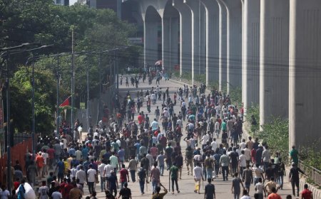 ބަނގްލަދޭޝްގެ ބޮޑު ވަޒީރު ހަސީނާ އިސްތިއުފާ ދެއްވުމަށްފަހު ގައުމު ދޫކުރައްވާ ފިއްލަވައިފި