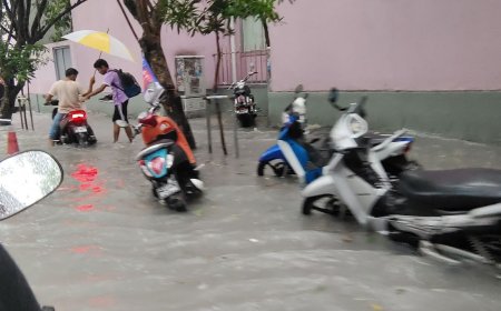 މާލޭގެ މަގުތައް އަލުން ހަދަން ފަށާ މަޝްރޫއުގެ މުހިއްމު އަމާޒަކީ ފެންބޮޑުވުމުގެ މައްސަލަ ހައްލުކުރުން- ރައީސް