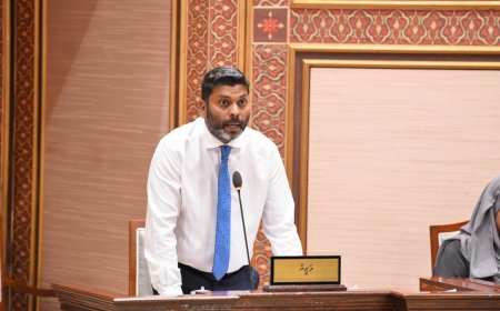 4 އަހަރު ވީއިރު ނުނިމުނު އުކުޅަސް ފުޓުބޯޅަދަނޑު މިމަހު ނިމޭނެ: ވަޒީރު