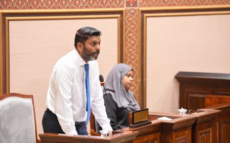 ފުވައްމުލަކު ފުނާޑު ފުޓްސެލް ޑަނޑުގެ މަސައްކަތް ނުފެށި އޮތީ ކައުންސިލްގެ ސަބަބުން: ވަޒީރު ރާފިއު