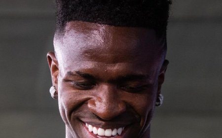 ނަސްލީ ތަފާތުކުރުމާ ދެކޮޅަށް ރިއަލްމެޑްރިޑްގެ ކުޅުންތެރިންގެ ވަރުގަދަ ނިންމުމެއް, ޓީމް އެކީ ދަނޑުން ފައިބާނެ: ވިނީޝިއުސް ޖޫނިއަރ