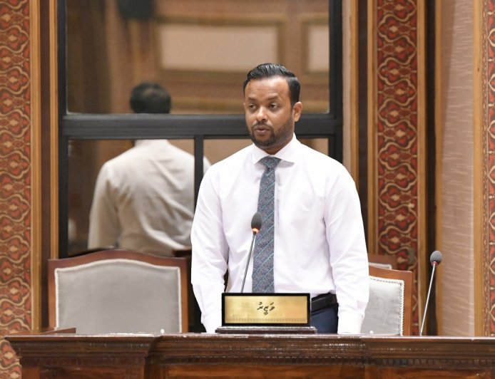 ރާއްޖޭގައި ފަސް އެއާޕޯޓެއް ތަރައްޤީކުރުމުގެ މަސައްކަތް ކުރިއަށްދަނީ: ވަޒީރު މުއްޠަލިބު