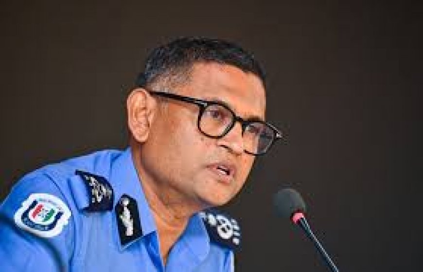 ޕޮލިސް ކޮމިޝަނަރު އިސްތިއުފާ ދެއްވުމަށް ފައްޔާޒު ގޮވާލައްވައިފި