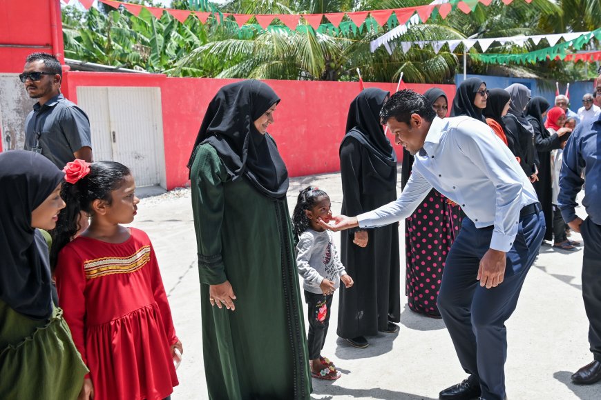 ދަރިންނަށް ދިވެއްސަކަށް ވީތީ ފަޚުރުވެރިވާން ދަސްކޮށްދޭން ޖެހޭ: ނައިބުރައީސް