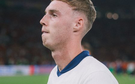 އިނގިރޭސި ވިލާތުގެ އަހަރުގެ އެންމެ މޮޅު ކުޅުންތެރިޔާގެ މަޤާމް ކޯލް ޕާމާއަށް