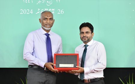 ރައީސް ޑރ.މުއިއްޒުގެ ބައްޕާފުޅަށް ހައިކޯޓްގެ އެވޯޑެއް