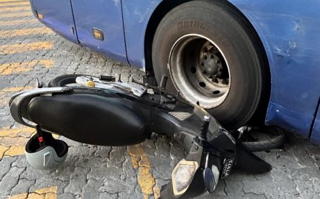 ޕާރކް ކޮށްފައި ހުރި ސައިކަލެއްގައި އެމްޓީސީސީ ބަހަކުން ޖެހި އެކްސިޑެންޓް ވެއްޖެ