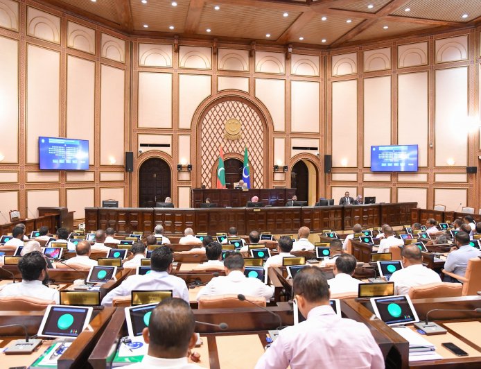 މަޖިލީހަށް ނައިބު ރައީސަކު އިންތިޚާބުކުރުން މާދަމާއަށް ފަސްކޮށްފި