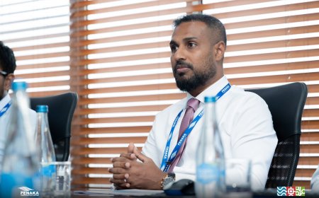 ފެނަކަ އެމްޑީ މުއާޒު އިސްތިއުފާ ދެއްވައިފި