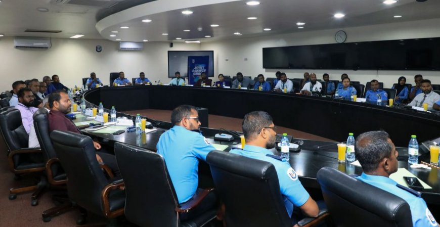 މުޖުތަމައުގެ ކަންބޮޑުވުންތައް ހައްލުކުރުމަށް ފުލުހުންގެ ޖޮއިންޓް އެޖެންސީ ޓީމުން މަޝްވަރާ ކޮށްފި