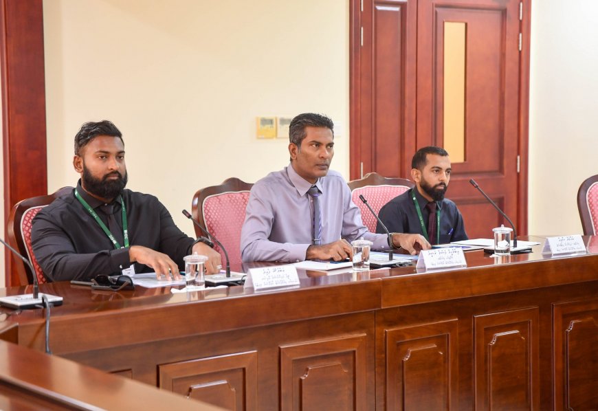 އެޗްޑީސީއަށް ނުލިބުހުރި ފައިސާ ހޯދަން މީގެކުރިން އެކަށީގެންވާ މަސައްކަތްތަކެއް ނުކުރޭ- ފަޒުލް