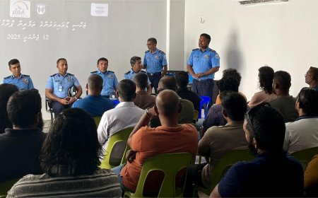 ފުލުހުން ޓެކްސީ ޑްރައިވަރުން ތަމްރީނު ކުރަނީ