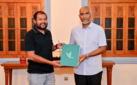 އެކްޓިވިސްޓް ދޮންކޮޅުގެ ފޯމާ ހަވާލުވެވަޑައިގެން, ރައީސްގެ މަރުހަބާ!