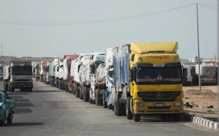 ޣައްޒާ އުފަލާ މޮޅިވެރިކަމުގައި: ރައްޔިތުން އެނބުރި ވަޒަނަށް! އިންސާނީ އެހީގެ ޓްރަކްތައް ޣައްޒާ އަށް ވަންނަނީ