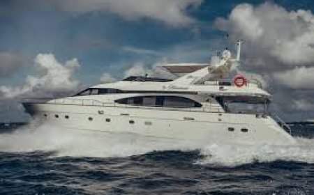 އޭޑީކޭ ގްރޫޕްގެ ޔޮޓް އަލިފާން ރޯވެ އަޑިއަށް ހިނގައްޖެ