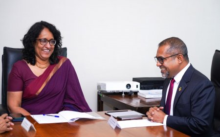 ފޮރިންގ މިނިސްޓަރ ލަންކާގެ ބޮޑުވަޒީރާއި ބައްދަލުކުރައްވާ ދެޤައުމުގެ ގުޅުމާއި ބެހޭގޮތުން މަޝަވަރާ ކުރައްވައިފި