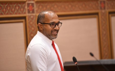 ހޯމް މިނިސްޓަރު އަލީ އިހްސާނަށް އިތުބާރު ނެތްކަމަށް ފާހެއްނުވި