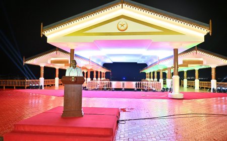 ޢިއްޒުއްދީން ފާލަން ރަމްޒުކޮށްދެނީ، ދިވެހިވަންތަކަމާއި، ދިވެހި ފަންނުވެރިކަމާއި، ދިވެހި މާޒީ އާއި މުސްތަޤުބަލު-ރައީ މުއިއްޒު