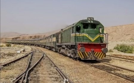 ޕާކިސްތާންގެ ބަލޮޗިސްތާން ޕްރޮވިންސްގައި ރޭލެއް ހައިޖެކްކޮށް އެތައްސަތޭކަ މީހުން ރަހީނުކޮށްފި