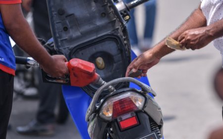 މިހާރު ޕެޓްރޯލް ލީޓަރެއް 13.50 ރުފިޔާއަށް، މިއީ 48 ލާރީގެ އަގުހެޔޮވުމެއް