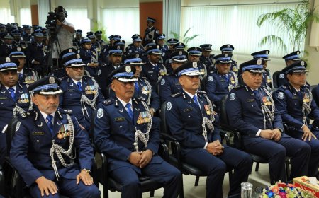 ދިވެހި ފުލުހުންގެ 92 ވަނަ އަހަރީ ދުވަހާ ގުޅިގެން ރައީސް މުއިއްޒު ތަހުނިޔާ ފޮނުއްވައި