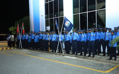 ޤާނޫނަށް ޙުރުމަތްތެރިކޮށް ހިތުމުގައި އެންމެ ފުރަތަމަ ނަމޫނާ ދެއްކުމަކީ ފުލުހުންގެ އަޒުމަކަށް ވާންވާނެ- ރައީސް