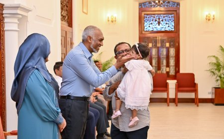 ރައީސުލްޖުމްހޫރިއްޔާ ޑޮކްޓަރ މުޙައްމަދު މުޢިއްޒުގެ ދެކަނބަލުން ޢީދު ސަލާމް ކުރައްވައިފި