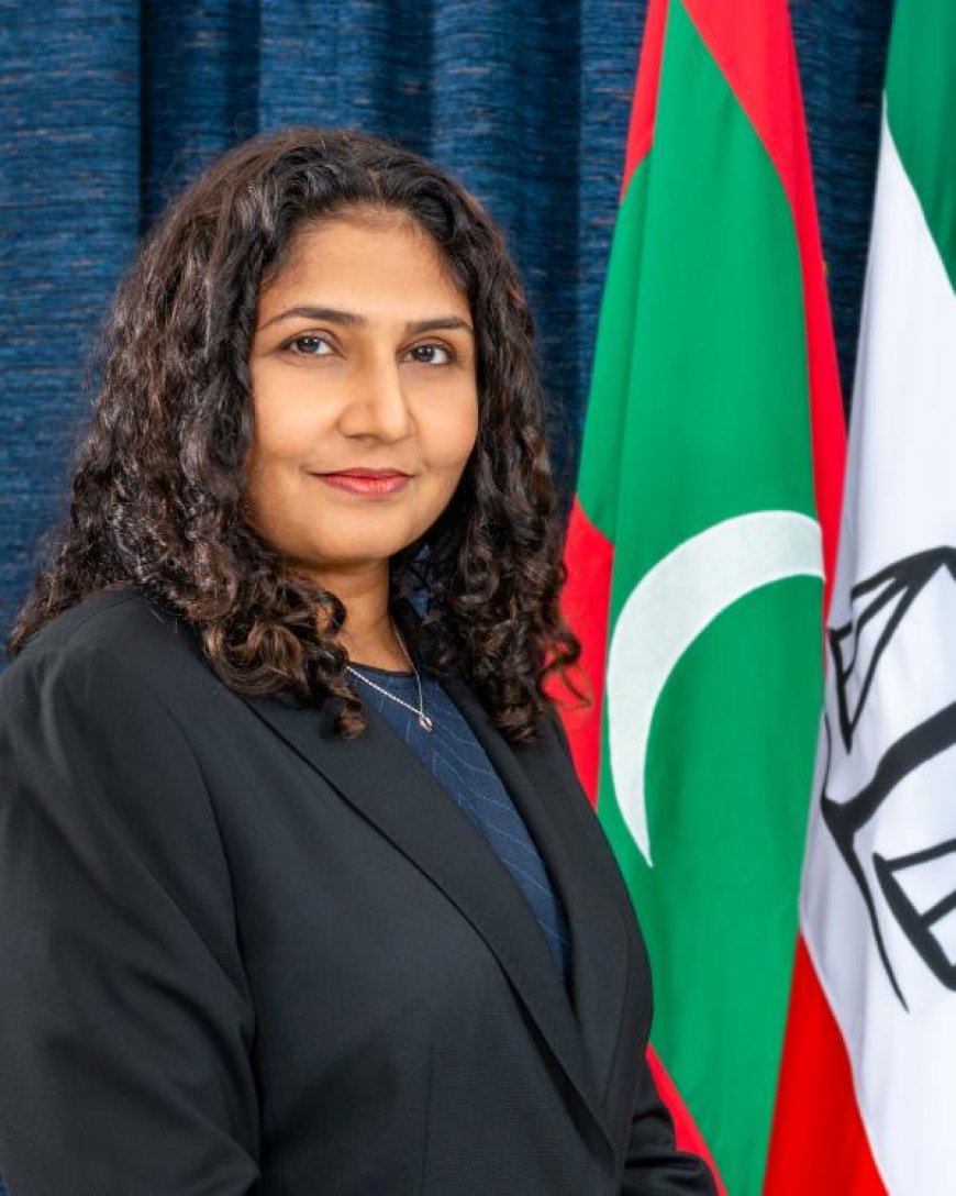 ސްޕްރީމް ކޯޓްގެ ފަނޑިޔާރުން ސަސްޕެންޑްކުރީ އަސާސެއްނެތް މައްސަލަތަކެއް އުފަންކޮށް, ނުފޫޒު ފޯރުވަން- ޑރ.އަޒްމިރާލްދާ ޒާހިރު