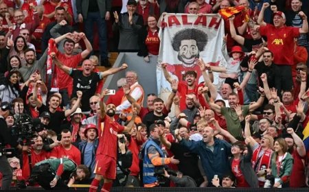 އަގުއޭރޯގެ ރެކޯޑް މުގުރާލާ, ޕްރިމިއަރ ލީގުގެ އެންމެ ގިނަ ގޯލްޖެހި ބިދޭސީ ކުޅުންތެރިއަކަށް ޞަލާޙް