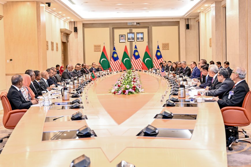 ރައީސް މެލޭޝިޔާ ދަތުރުފުޅަށްފަހު އެނބުރި ވަޑައިގެންފި