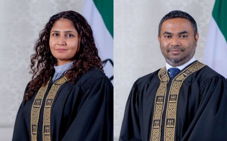 ސްޕްރީމް ކޯޓްގެ ދެ ފަނޑިޔާރުން ވަކިކޮށްފި