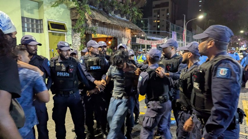 އިހުތިޖާޖު ރޫޅާލީ ޢާއްމު މަސްލަހަތާ ފުށުއަރާ ކަންތައްތަކެއް ކުރާތީ، ނަސޭހަތް ދިނުމަށްފަހު- ފުލުހުން