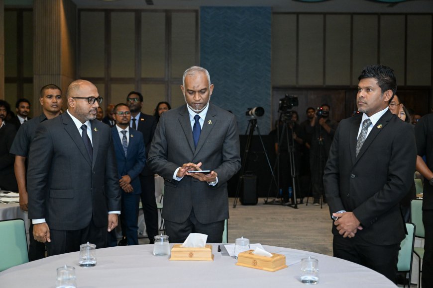 ކޮރަޕްޝަން ނައްތާލަން މަސައްކަތެއް ފަށާއިރަށް ސިޔާސީ އިދިކޮޅު ފަރާތްތަކުން ދެކޮޅު ހަދަނީ ކީއްވެ!