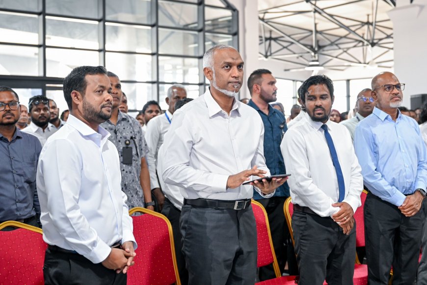 މ.އަތޮޅުގެ ފުރަތަމަ އެއަޕޯރޓް ރައީސުލްޖުމްހޫރިއްޔާ ހުޅުއްވައިދެއްވައިފި