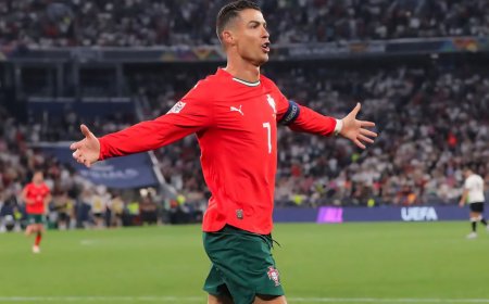 ރޮނާލްޑޯގެ ގޯލާއެކު ފަހަތުންއަރާ ފޯޗްގަލް މޮޅުވެ ނޭޝަންސް ލީގުގެ ފައިނަލަށް