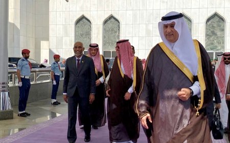 ރައީސް މުޢިއްޒުގެ ދެކަނބަލުން ޙައްޖުގެ އަޅުކަމަށް ފަހު މައްކާއިން ފުރާވަޑައިގެންފި