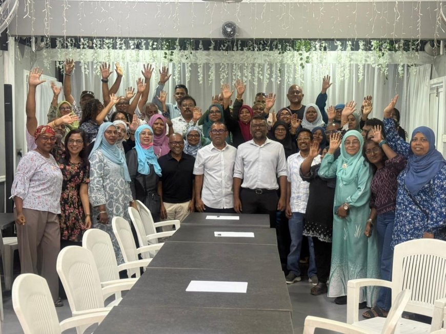 ކުރީގެ ރައީސް ނަޝީދާއި ފައްޔާޒު ބައްދަލުކުރައްވައިފި