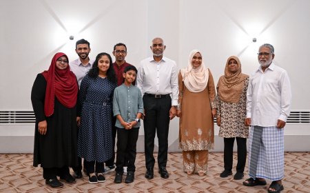 ރައީސުލްޖުމްހޫރިއްޔާގެ ދެކަނބަލުން ސިންގަޕޫރުގައި ދިރިއުޅޭ ދިވެހި ރައްޔިތުންނާ ބައްދަލުކުރައްވައިފި