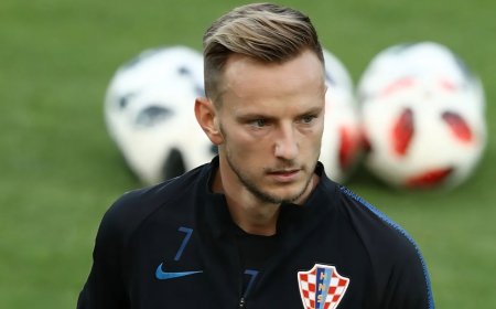 ބާސެލޯނާގެ ކުރީގެ ތަރި, ކްރޮއޭޝިއާގެ އިވާން ރަކިޓިޗް ފުޓްބޯޅައިން ރިޓަޔާ ކޮށްފި