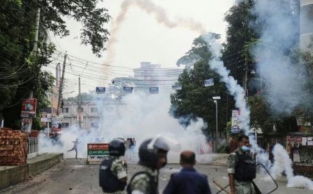 ބަންގަލަދޭޝްގެ ކުރީގެ ރައީސް ހަސީނާގެ ސަޕޯޓަރުންނާއި ފުލުހުންގެ ކުރިމަތިލުމެއްގައި 3 މަރު