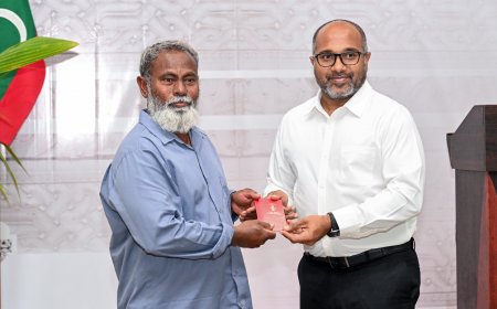 މަނަދޫގައި ޕާސްޕޯރޓްގެ ޚިދުމަތް ފަށައިފި