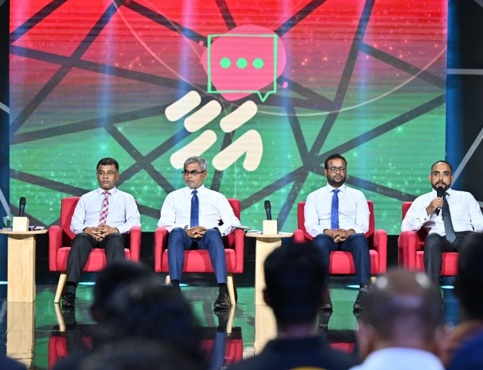 މަދުވެގެން ހަތަރު ސްކްރީން ހިމެނޭ ސިނަމާއެއް އަޅާ, ސިނަމާ މައްސަލަ ހައްލުކުރާނަން- ވަޒީރު