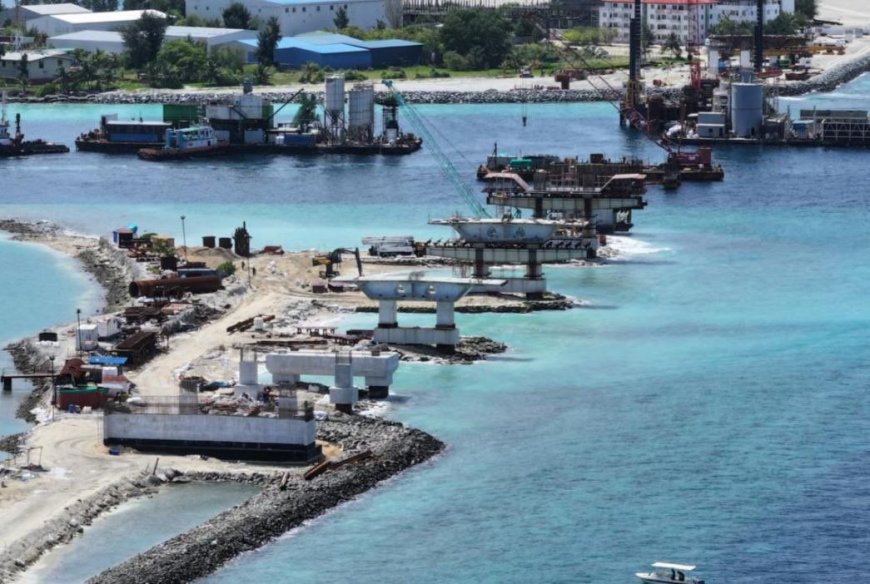ޕައިލިން މަސައްކަތް އެއްކޮށްނިމި, ތިލަމާލެ ބްރިޖްގެ 60 އިންސައްތައަށްވުރެ ބޮޑުބައި ނިމިއްޖެ
